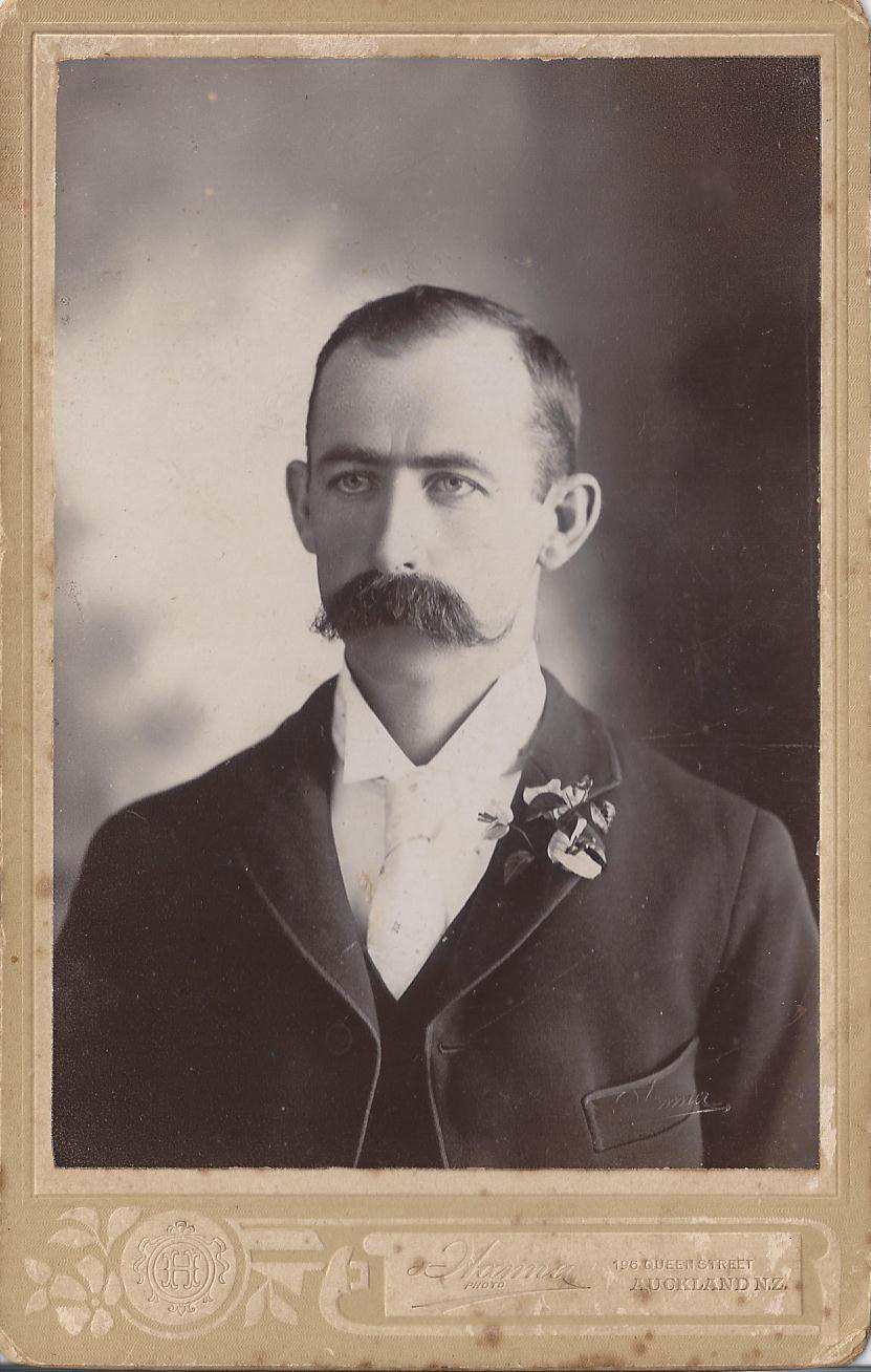 Photo of photos/Philip Colin McLennan 1869 PEI - 1947 NZ portrait